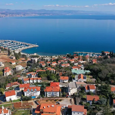 Sunny - Sea Ičići
