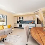 Sunny - Sea Apartment *